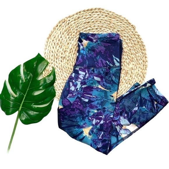 Champion Patterned Mid-Rise Mesh Capri Leggings S - Picture 17 of 17